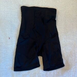 Womens large black Miraclesuit tummy tuck shapewear